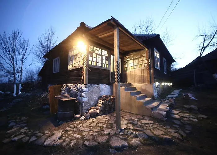 Casa Padureana - Log House From 1860